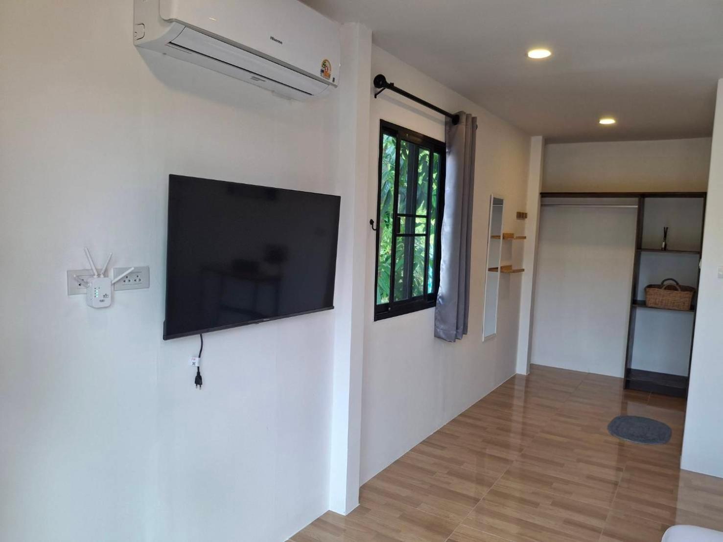 Homlomchomsuan หอมลมชมสวน Apartment Ban Mai  Стая снимка